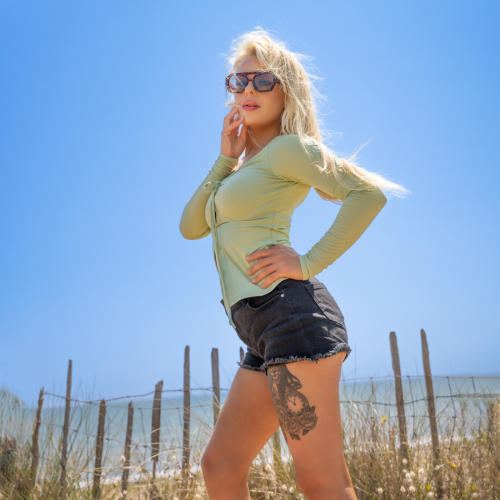 Female fashion model warming up on Dawlish Warren sand dunes – Jason Reading Photography